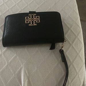 Tory Burch Wallet in good condition.